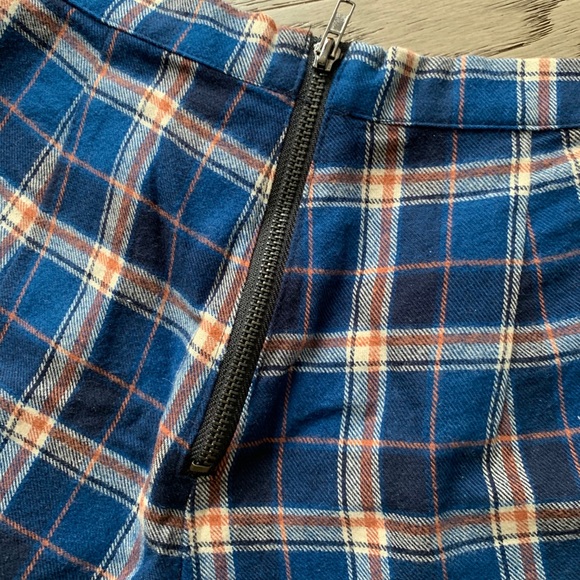High Waisted Blue Plaid Shorts - Picture 4 of 5